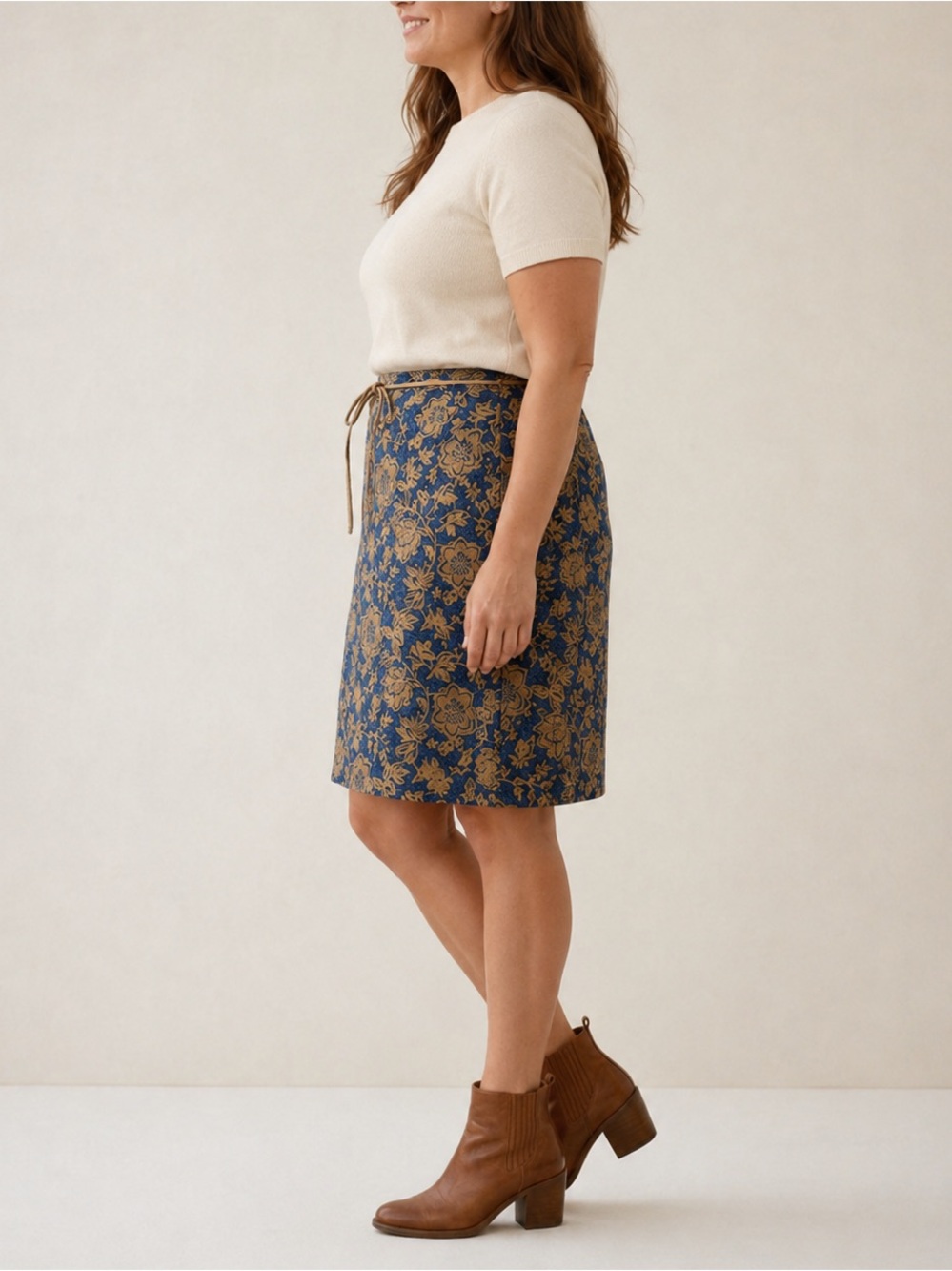 Vintage BILL BLASS JEANS Blue Denim Knee Length Skirt Tan Floral Appliqué 14 NWT - Picture 5 of 16